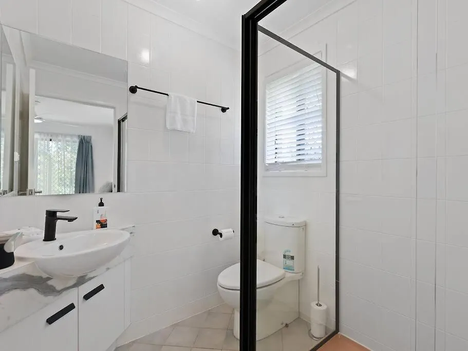 Pet Friendly Spacious Home With Lush Gardens, Pool Sunshine Coast Pacific Paradise