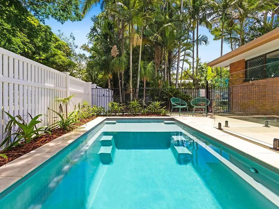 Pet Friendly Spacious Home With Lush Gardens, Pool Sunshine Coast Pacific Paradise