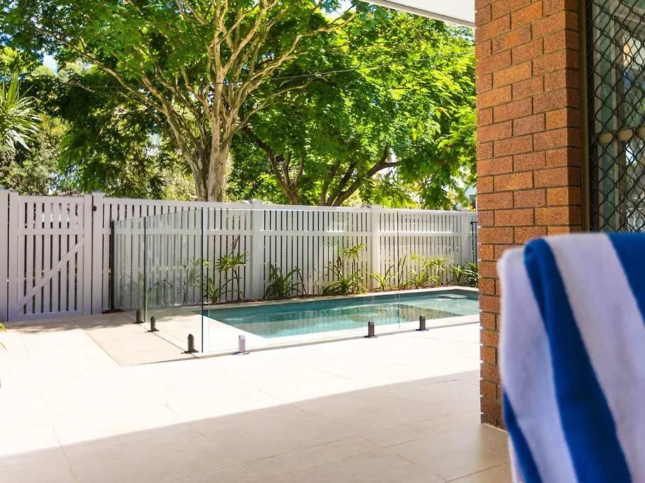 بيت للعطل Pet Friendly Spacious Home With Lush Gardens, Pool Sunshine Coast Pacific Paradise